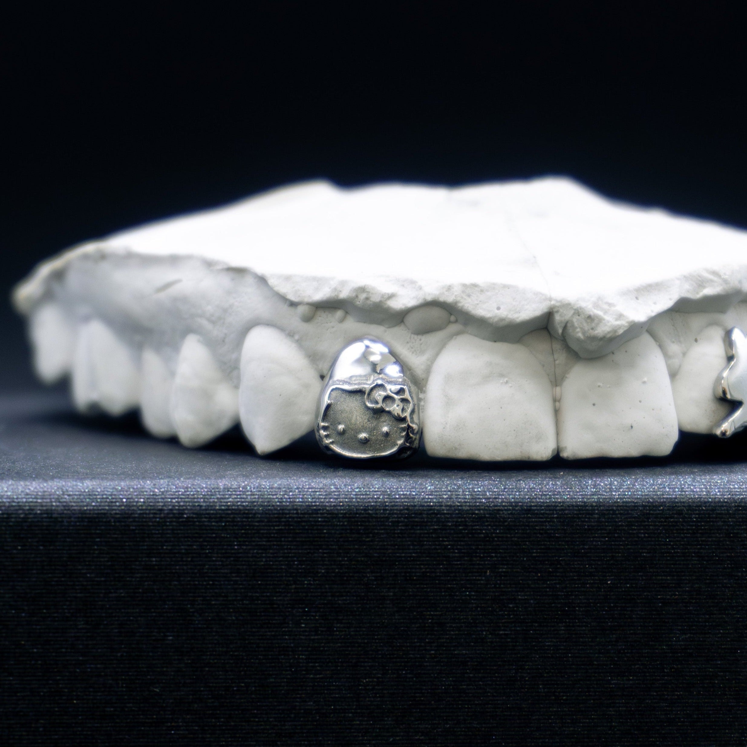 Hello Kitty Grillz