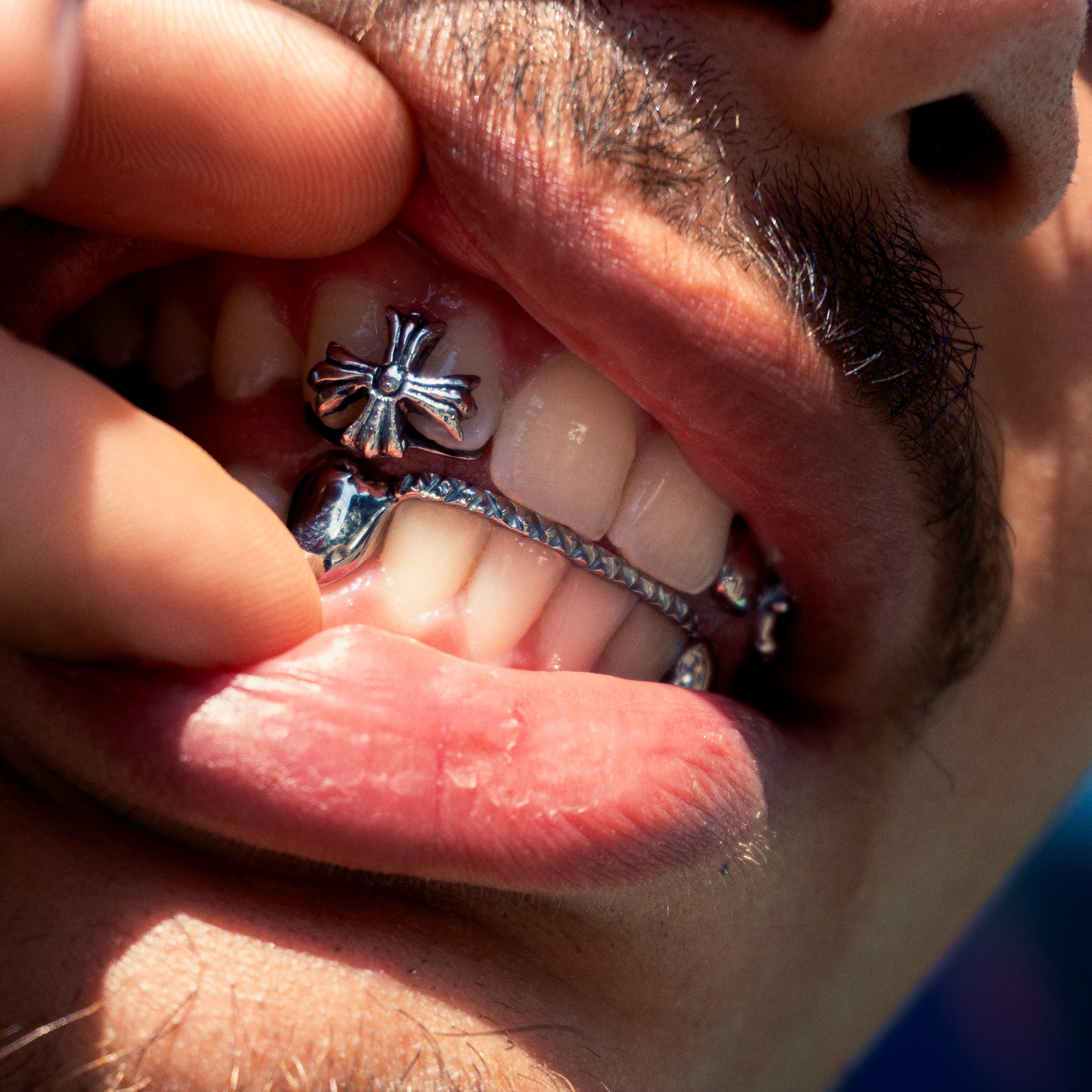 Grillz Style Chrome Hearts