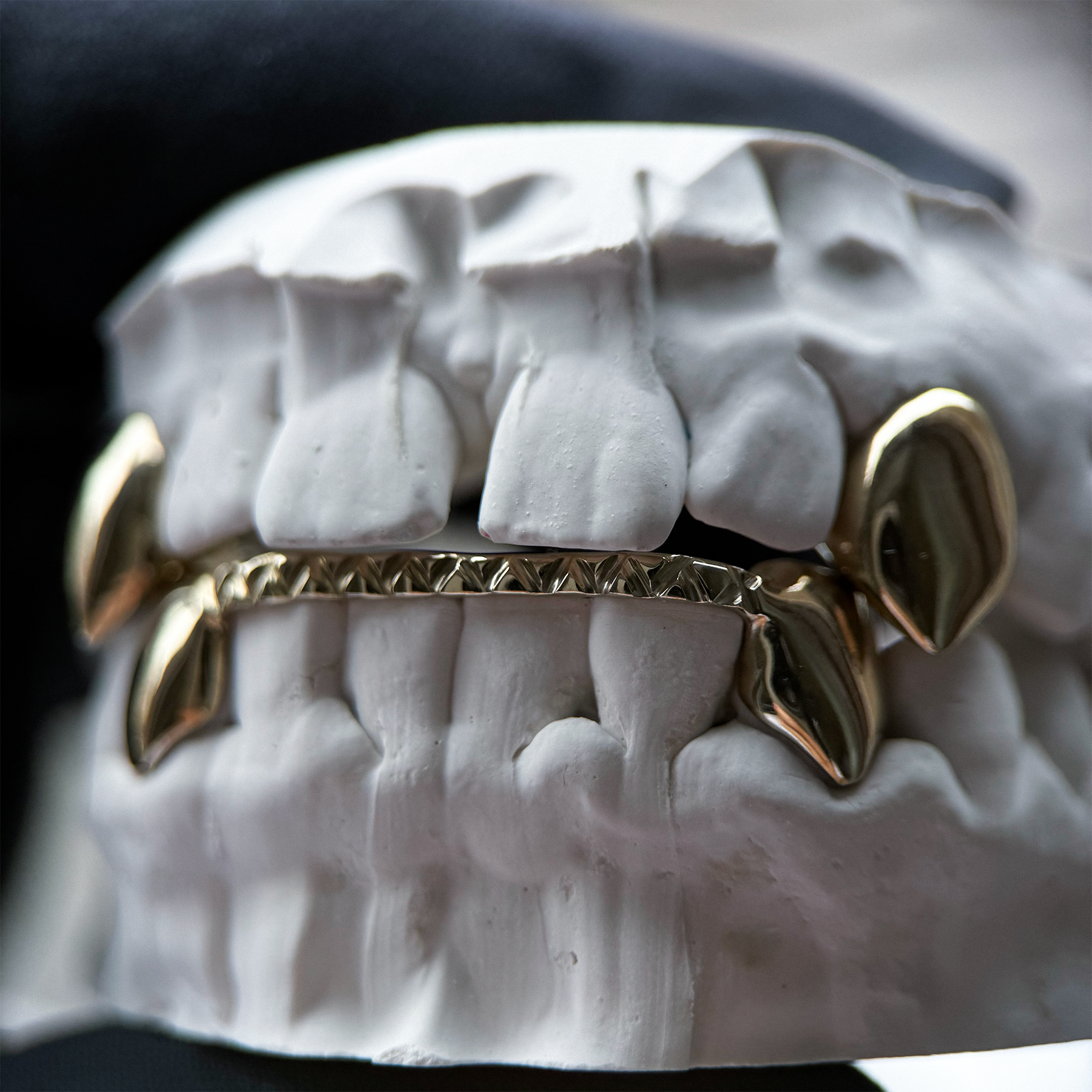 Grillz Barre Canine à Canine Ciselée