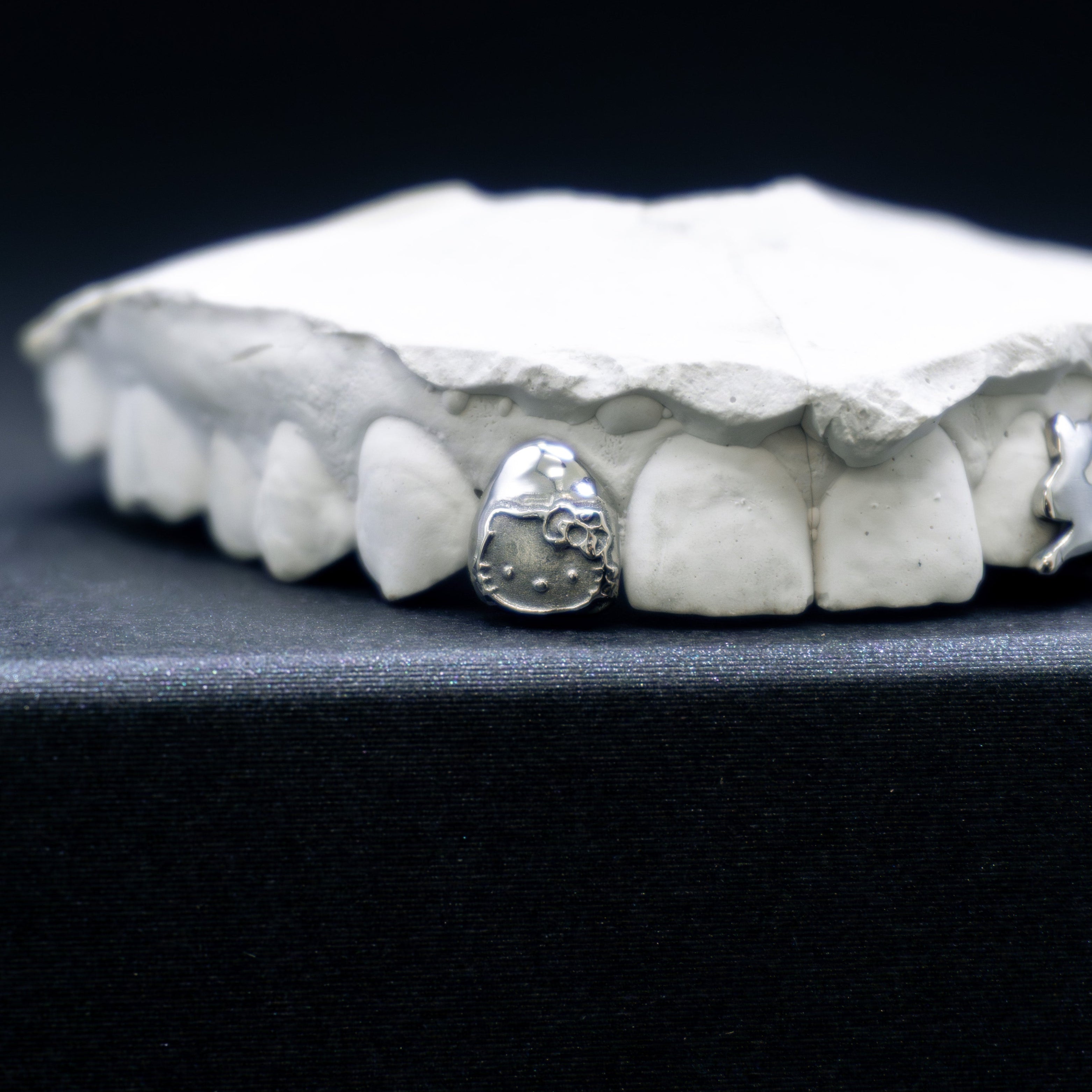 Hello Kitty Grillz